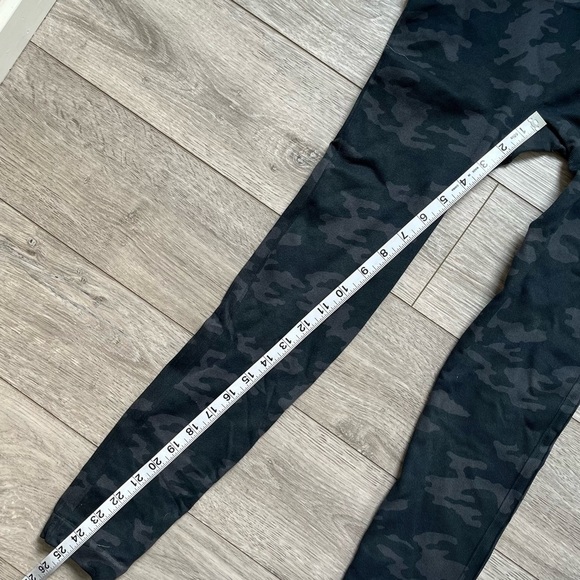 Spanx Camo Leggings - Picture 5 of 8